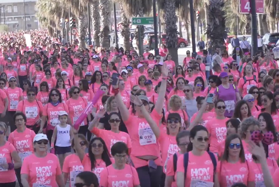 Gijón se pinta de rosa para la Carrera de la Mujer