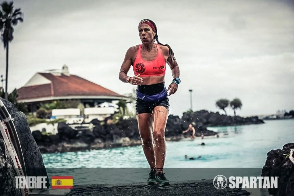 Hoy tenemos con nosotros a Natalia Bonachera, una corredora de OCR que ha estado inmersa en el mundo del deporte durante toda su vida.