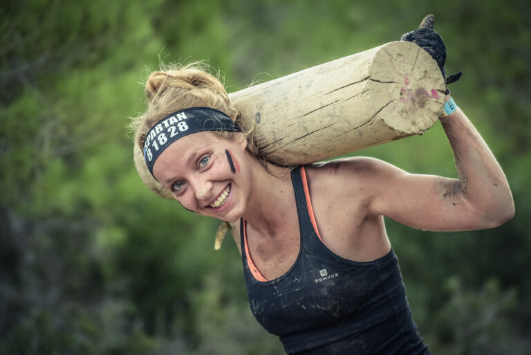 En esta ocasión hablaremos con Tina Montaner, una administradora y contable de 32 años, de Barcelona, ​​que ha encontrado su pasión en las carreras de obstáculos y en particular, en las famosas Spartan Races.