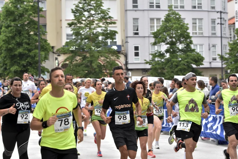 La II Carrera Solidaria por la Seguridad Vial en Ferrol busca concienciar sobre la importancia de la seguridad vial.