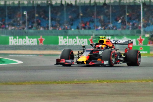 La F1 ha vuelto tras un mes de espera, y dejó una carrera emocionante en el circuito urbano de Bakú, en el GP de Azerbaiyán.