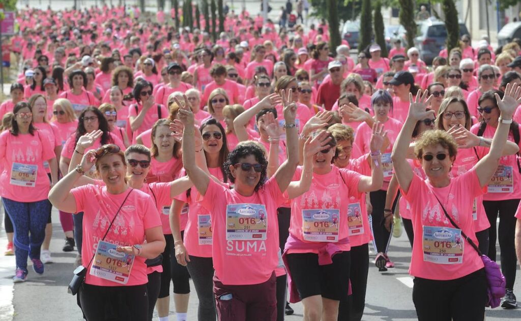 La Carrera de la mujer de Vitoria es un evento deportivo y solidario que busca promover la igualdad de género.