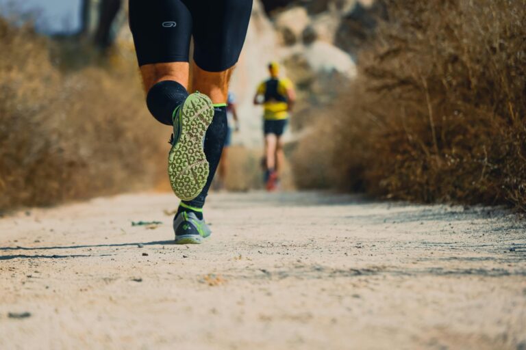 En este artículo, exploraremos las mejores zapatillas para Trail Running, diseñadas para carreras inolvidables en entornos naturales.