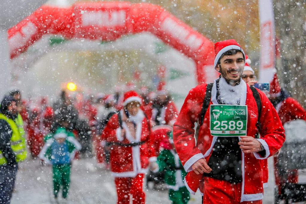 II Carrera de Papá Noel Caja Rural de Zaragoza, que vuelve tras el éxito espectacular de su I edición y promete ser aún más mágica y familiar.